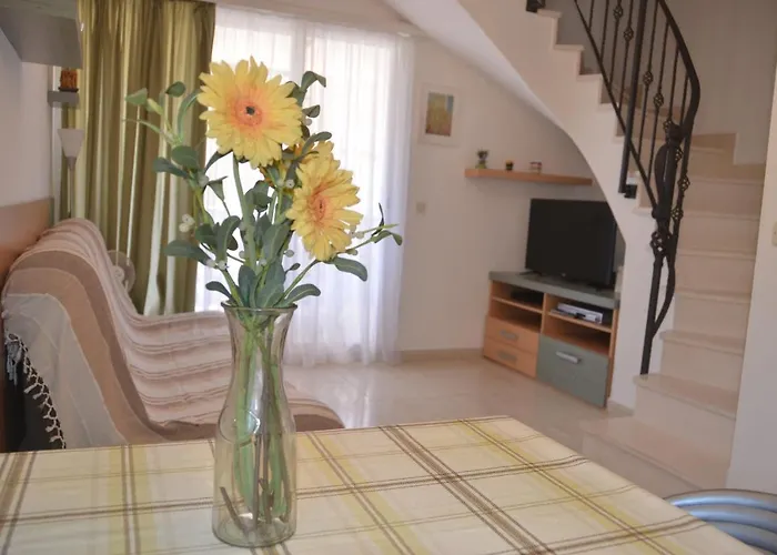 Apartman Ananda Bol - 2 Bedrooms, 7 Beds