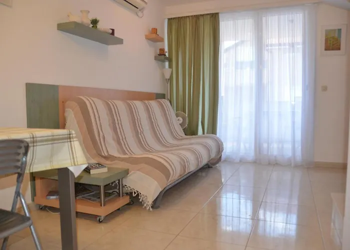 Apartman Ananda Bol - 2 Bedrooms, 7 Beds