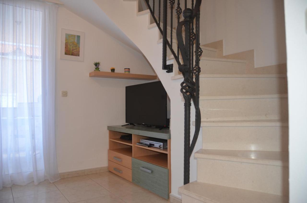 Ananda - 2 Bedrooms, 7 Beds Apartment Bol